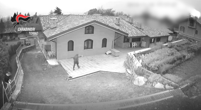 Da Rivoli a Perugia: smantellata la banda che svaligiava le case a colpi di bastone [VIDEO]