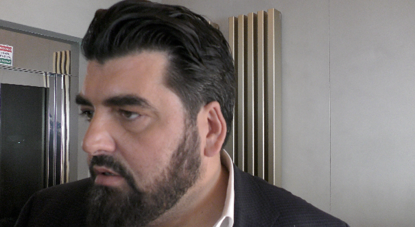 Aspiranti chef a scuola da Cannavacciuolo: “Metodi, ricette e una masterclass con me. Ci divertiremo” [VIDEO]