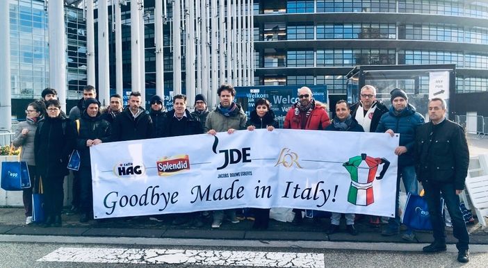 Hag-Splendid come Embraco, il caso arriva al Parlamento Europeo. Tajani: "Decisione di JDE non può seguire solo il profitto" Hag-Splendid come Embraco, il caso arriva al Parlamento Europeo. Tajani: "Decisione di JDE non può seguire solo il profitto"
