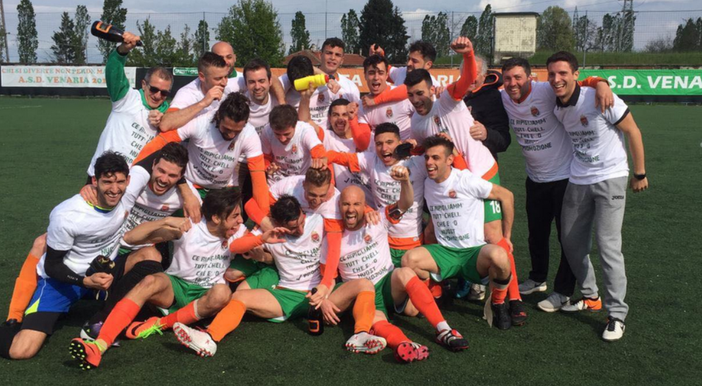 Venaria calcio, la festa per la promozione va ai supplementari per la grana-campo