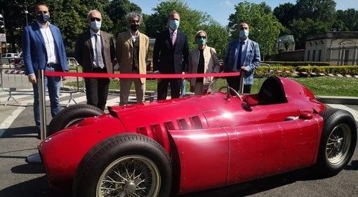 Stefano Lo Russo e Paolo Damilano insieme alla figlia del pilota Alberto Ascari