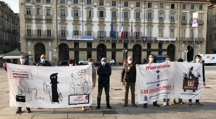 Pininfarina Engineering, manifestazione dei lavoratori sotto le finestre della Regione [FOTO]