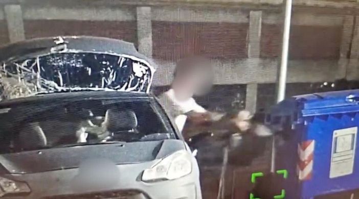 Incivili e 'furbetti dei rifiuti' inchiodati dalle fototrappole a Beinasco