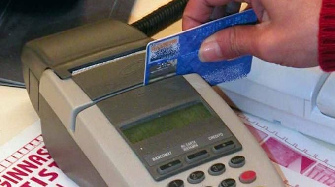 Sgominata la banda delle carte di credito clonate