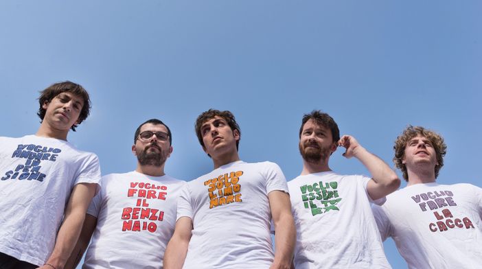 Lo Stato Sociale presenta l'autobiografia del gruppo al Circolo dei lettori Lo Stato Sociale presenta l'autobiografia del gruppo al Circolo dei lettori