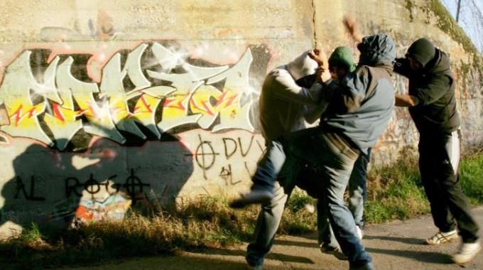 Carabiniere ferito, l'appello della destra a Lo Russo: "Serve un intervento deciso contro la baby gang" Carabiniere ferito, l'appello della destra a Lo Russo: "Serve un intervento deciso contro la baby gang"