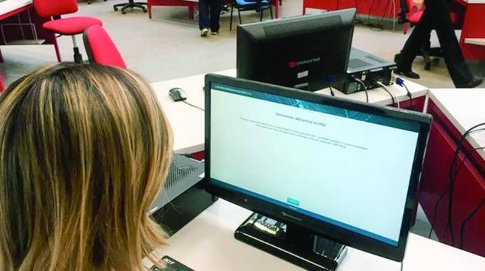 Concorsone, il via ufficiale con la prova scritta per gli oltre 700 aspiranti docenti d'italiano