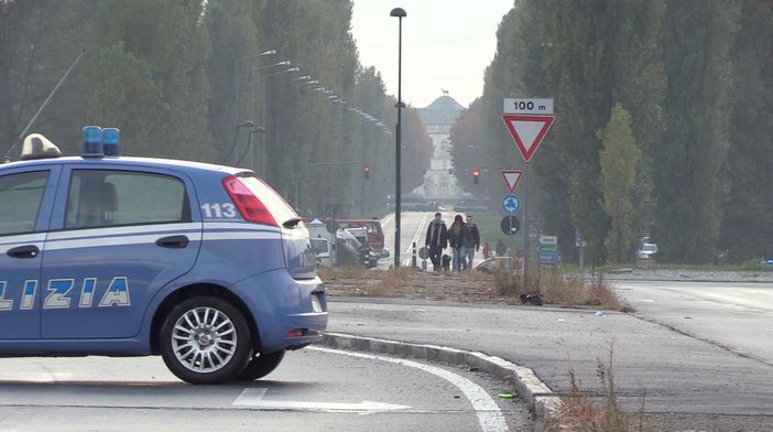 Controlli e posti di blocco nella zona di Stupinigi Controlli e posti di blocco nella zona di Stupinigi