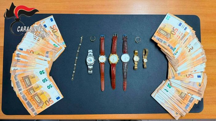 Colpo milionario alla casa d’aste, Rolex e gioielli ritrovati al campo nomadi [VIDEO]