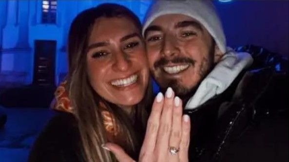 La foto di Pecco e della fidanzata Domizia pubblicata su Instagram