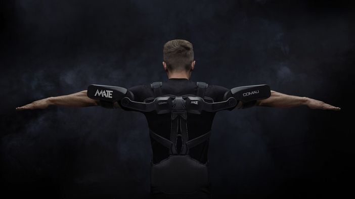 Comau presenta l’esoscheletro Mate al workshop Ergonomia 4.0