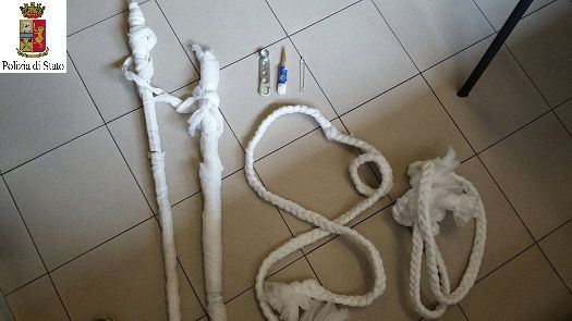 Giorni bollenti all'interno del Centro di Permanenza: sventato un tentativo di fuga e sequestrata droga