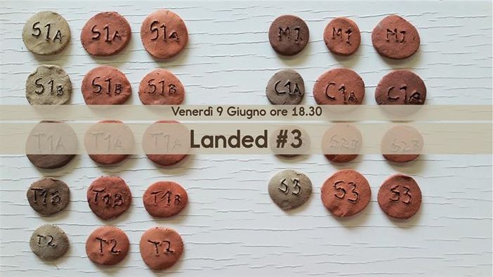 L’Ecomuseo dell’Argilla di Cambiano presenta al pubblico Landed, un nuovo percorso espositivo permanente che ne accresce il patrimonio museale L’Ecomuseo dell’Argilla di Cambiano presenta al pubblico Landed, un nuovo percorso espositivo permanente che ne accresce il patrimonio museale