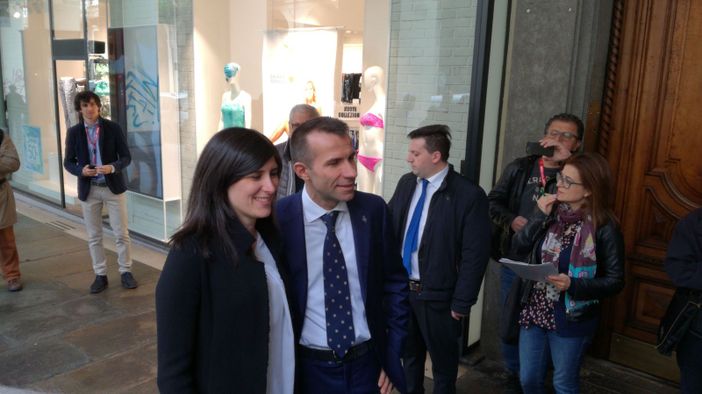 Salone dell'auto, Levy: "Auto è libertà, anche di andare in Lombardia. Ma invito gli imprenditori a investire a Torino" Salone dell'auto, Levy: "Auto è libertà, anche di andare in Lombardia. Ma invito gli imprenditori a investire a Torino"