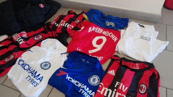 Maxi sequestro di merce contraffatta e cibo avariato a Porta Palazzo