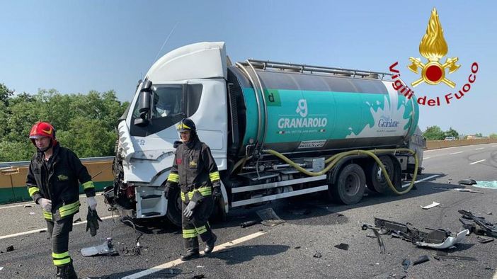 L'incidente sull'A4 (foto vigili del fuoco)