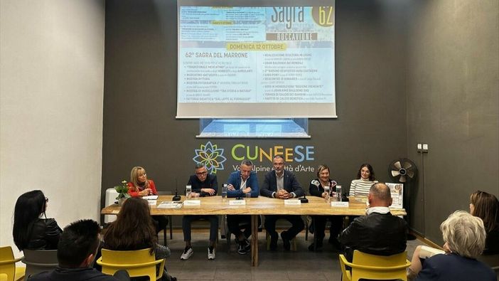 Nella foto: un momento della conferenza stampa ospitata presso l'ATL del Cuneese. Al tavolo, da sn: la Presidente dell'ATL Gabriella Giordano, l'Assessore Davide Termini, il Sindaco Paolo Giraudo, Vice Sindaco Marco De Carlini, la Sig.ra Claudia Massa e la Presidente del Comitato Nova Rocca Ilenia Mozzone Nella foto: un momento della conferenza stampa ospitata presso l'ATL del Cuneese. Al tavolo, da sn: la Presidente dell'ATL Gabriella Giordano, l'Assessore Davide Termini, il Sindaco Paolo Giraudo, Vice Sindaco Marco De Carlini, la Sig.ra Claudia Massa e la Presidente del Comitato Nova Rocca Ilenia Mozzone