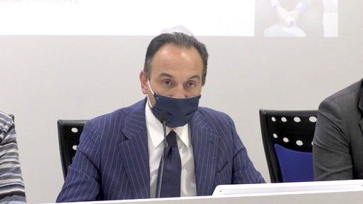 Scuola, Cirio risponde agli studenti: "Irresponsabile se non avessi confermato dad" Scuola, Cirio risponde agli studenti: "Irresponsabile se non avessi confermato dad"