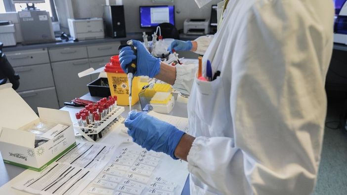 Covid, in isolamento domiciliare quasi 70mila piemontesi. I ricoverati sono 6 più di ieri Covid, in isolamento domiciliare quasi 70mila piemontesi. I ricoverati sono 6 più di ieri