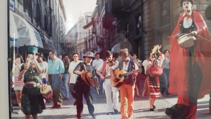 30 anni fa, da una riunione tra amici, nacque  Burattinarte