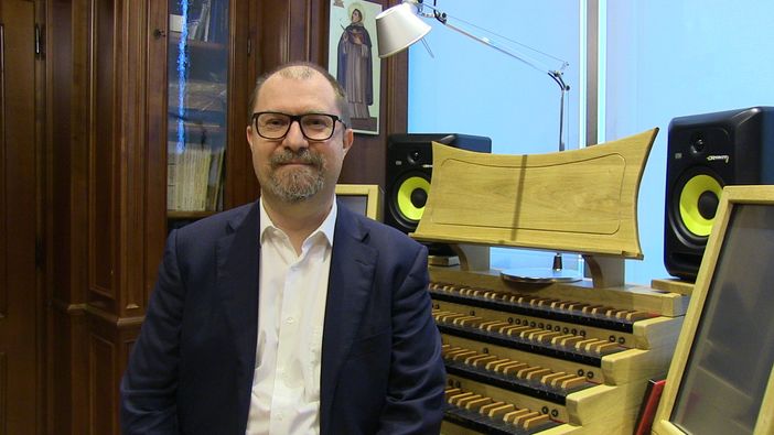 Mario Cappellin nel suo studio a Pinerolo