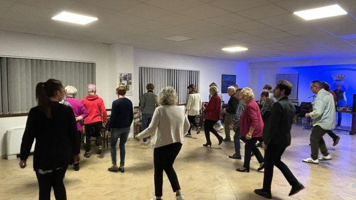 A Bricherasio nella sede della Pro loco si imparano i balli di gruppo A Bricherasio nella sede della Pro loco si imparano i balli di gruppo