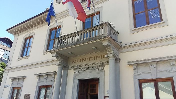 Il municipio di Villar Perosa dove si è tenuta la riunione Il municipio di Villar Perosa dove si è tenuta la riunione