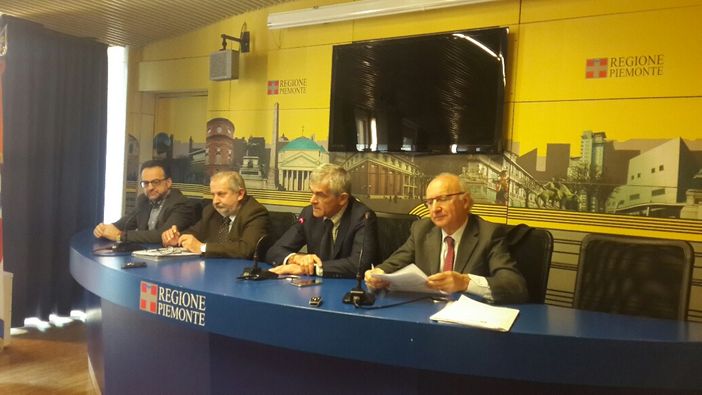 La Regione esce dal piano di rientro della sanità, Chiamparino: "In 6 anni pagheremo a 60 giorni, senza aumentare tasse"