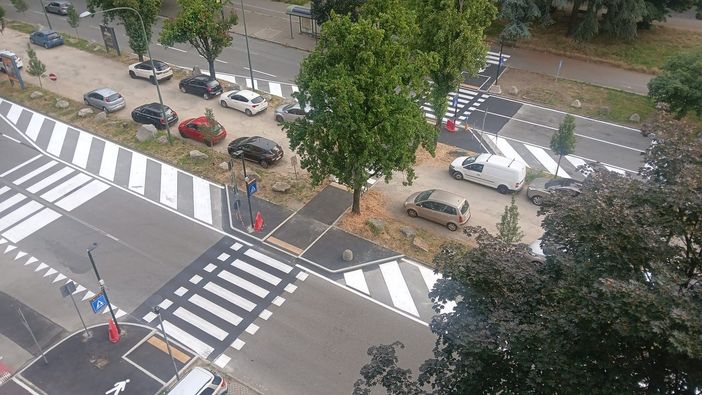 L'attraversamento pedonale rimesso in sicurezza L'attraversamento pedonale rimesso in sicurezza