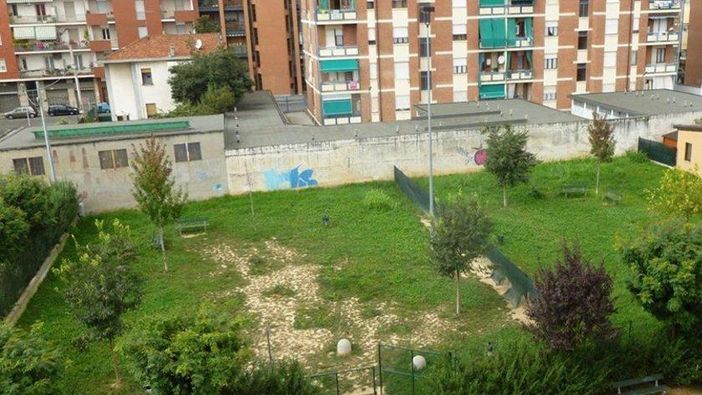 L'area cani delle polemiche in via Pinchia