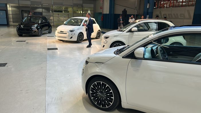 Mirafiori, ecco la 500 ibrida: “Torino merita di più” Mirafiori, ecco la 500 ibrida: “Torino merita di più”