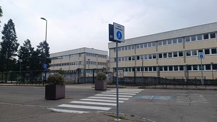 L’area pedonale nel mirino delle famiglie: “Più disagi che benefici” L’area pedonale nel mirino delle famiglie: “Più disagi che benefici”