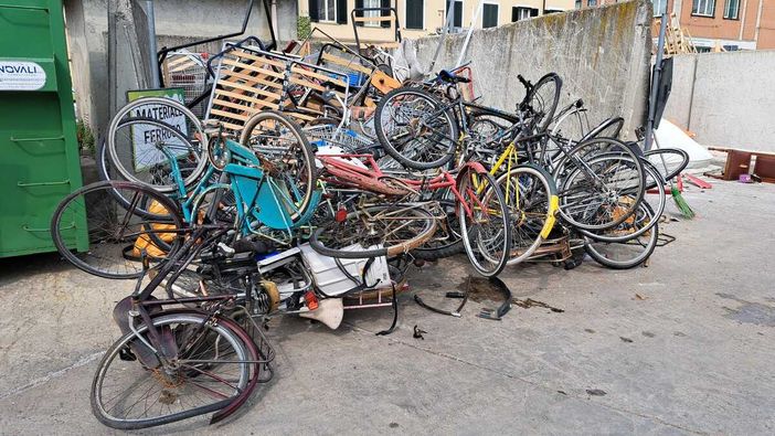 Le bici abbandonate recuperate Le bici abbandonate recuperate