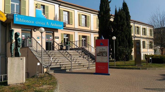 Moncalieri, alla biblioteca civica arrivano le "Scintillae"dal 13 dicembre all'Epifania Moncalieri, alla biblioteca civica arrivano le "Scintillae"dal 13 dicembre all'Epifania