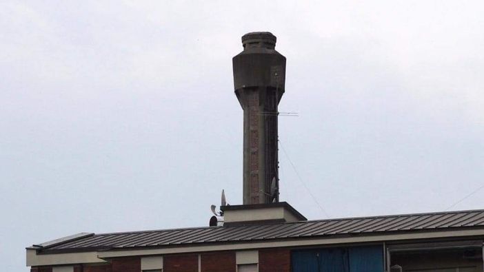 Ciminiera via Castelgomberto angolo via Filadelfia