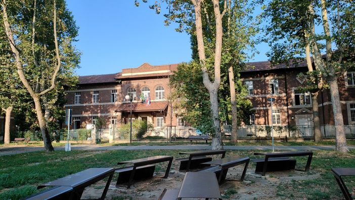 A causa di un'infiltrazione in tilt la centralina della caldaia ed istituto senza luce A causa di un'infiltrazione in tilt la centralina della caldaia ed istituto senza luce