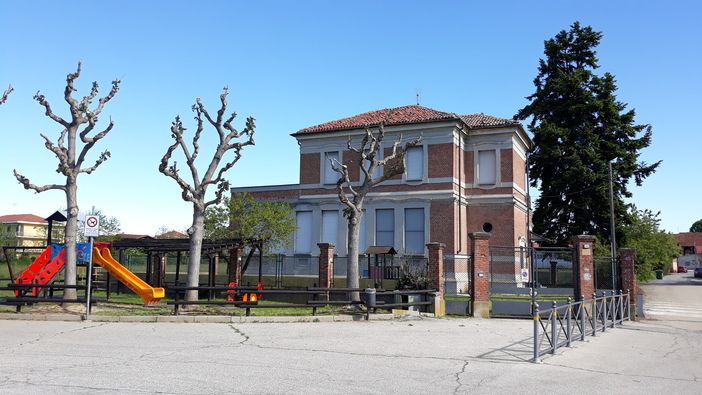 "L'ex scuola materna dei Marocchi a Poirino può diventare la prima sede del distretto del cibo del chierese e carmagnolese" "L'ex scuola materna dei Marocchi a Poirino può diventare la prima sede del distretto del cibo del chierese e carmagnolese"