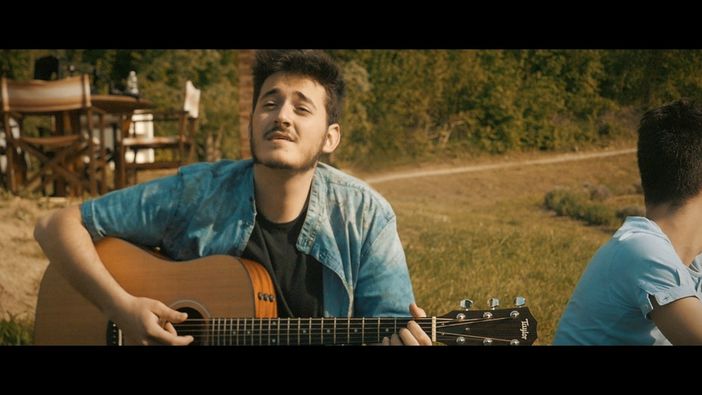 Ivan Bentivoglio lancia il singolo "Una canzone che parla di te" Ivan Bentivoglio lancia il singolo "Una canzone che parla di te"