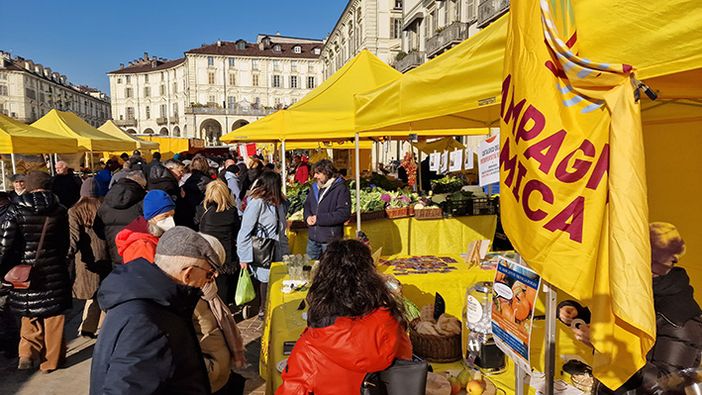 Mercati di Campagna Amica per un Natale in famiglia con i cibi contadini: ecco tutti gli orari e le location