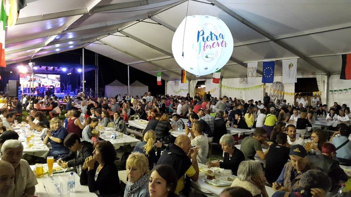 Pietra, "I Birrai di Offenburg" tornano per il decimo anno consecutivo nel bosco di Ranzi Pietra, "I Birrai di Offenburg" tornano per il decimo anno consecutivo nel bosco di Ranzi