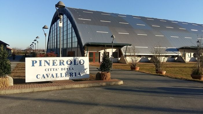 Solo un concorrente si rifà sotto per gestire la Scuola di cavalleria di Abbadia Alpina