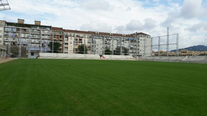 Sotto l'albero un regalo Granata: regali e donazioni per far rinascere lo stadio Filadelfia Sotto l'albero un regalo Granata: regali e donazioni per far rinascere lo stadio Filadelfia