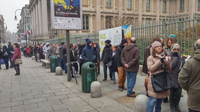 Sale l'attesa per il Torino Film Festival, code per comprare i biglietti: sabato la "Notte horror" Sale l'attesa per il Torino Film Festival, code per comprare i biglietti: sabato la "Notte horror"