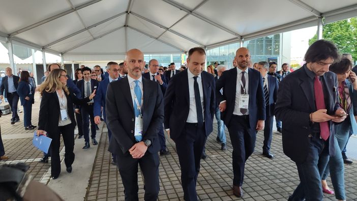 Sangiuliano e Valditara arrivano al Salone del Libro di Torino per l'inaugurazione: “Una grande vetrina” [VIDEO]