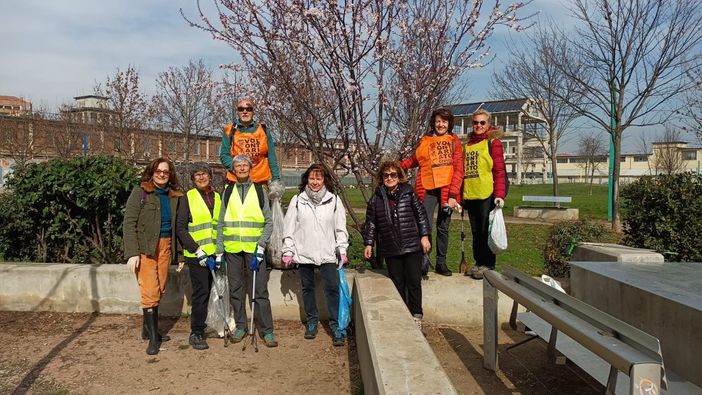 Ai volontari di Tsp la pulizia del parco dedicato ai Caduti dei Lager Nazisti di corso Moncalieri Ai volontari di Tsp la pulizia del parco dedicato ai Caduti dei Lager Nazisti di corso Moncalieri