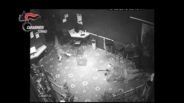La “banda del buco” svaligiava sale slot con attrezzatura da speleologo: arrestati [FOTO E VIDEO]