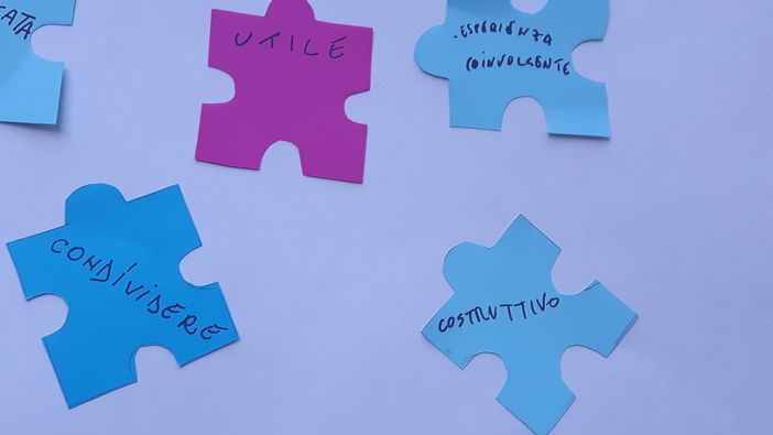 Un tavolo tra le famiglie di Torino che ospitano i migranti: “Il progetto funziona. Esperienza bellissima” Un tavolo tra le famiglie di Torino che ospitano i migranti: “Il progetto funziona. Esperienza bellissima”