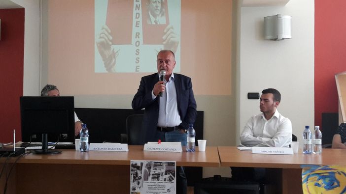 A Torino l'autista di Giovanni Falcone: «Io, testimone scomodo dimenticato dallo Stato, vi racconto la verità su Capaci» A Torino l'autista di Giovanni Falcone: «Io, testimone scomodo dimenticato dallo Stato, vi racconto la verità su Capaci»