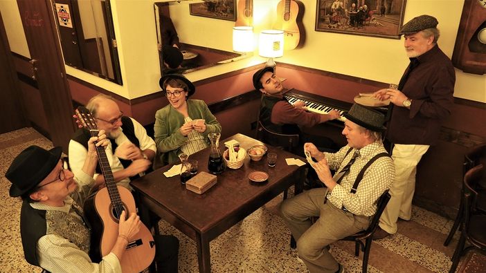 Cantiamo la bellezza della nostalgia e dell’allegria: la Banda Bondioli e la loro musica d’amore e d’osteria Cantiamo la bellezza della nostalgia e dell’allegria: la Banda Bondioli e la loro musica d’amore e d’osteria