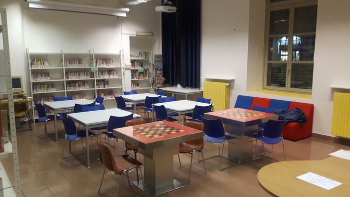 Un week end per dipingere la biblioteca Sharahzad dell'Istituto Comprensivo Manzoni Un week end per dipingere la biblioteca Sharahzad dell'Istituto Comprensivo Manzoni